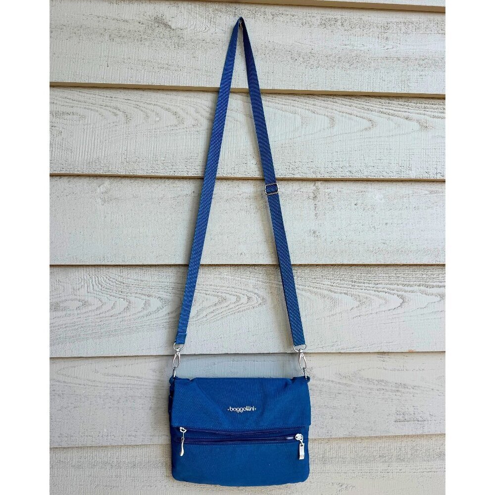 Baggallini Blue Nylon Crossbody Travel Bag